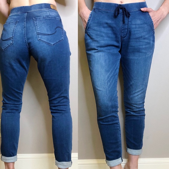 levi signature joggers